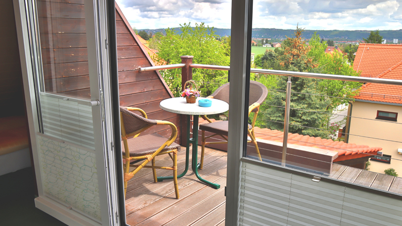 Blick auf den Balkon unseres Apartments