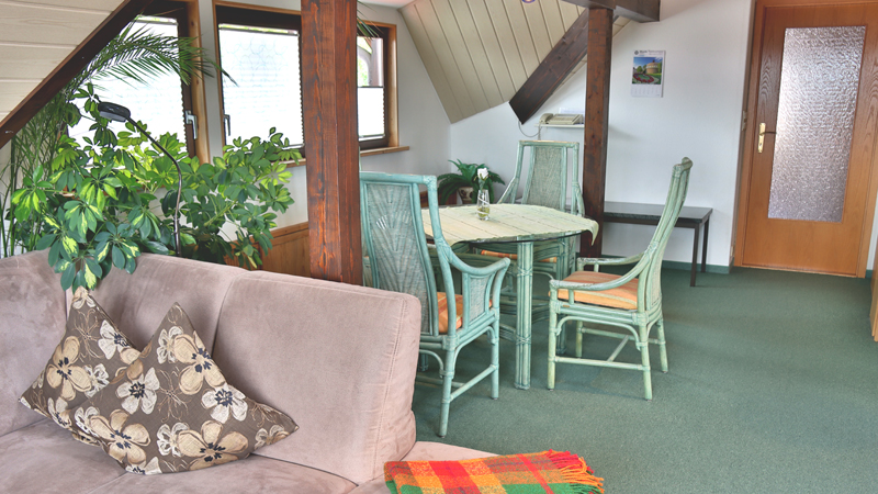 Übernachtung in Dresden - Blick auf die Sitzecke unseres Apartments